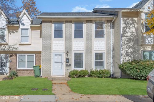 124 Williamsburg Ln, Lakewood, NJ, 08701-1475 | Card Image