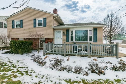 7452 Larkspur Dr, Mentor-on-the-Lake, OH, 44060-3343 | Card Image