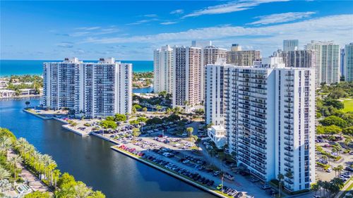 apt-1609-3701 N Country Club Dr, Aventura, FL, 33180-1720 | Card Image