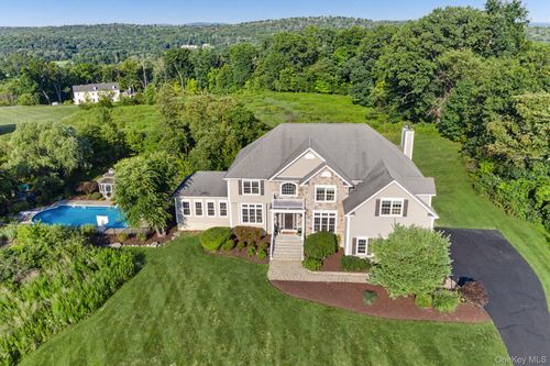125 Frost Hill Rd, Pleasant Valley, NY, 12569-5170 | Card Image