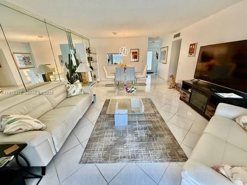 apt-101-1025 Se 4th Ave, Dania Beach, FL, 33004-5236 | Card Image