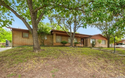 207 E Woodlake Dr, San Antonio, TX, 78229-3615 | Card Image