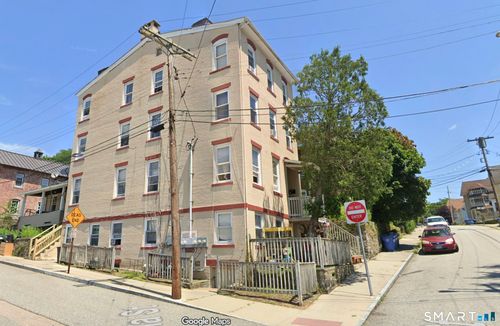 30 Cliff St, Norwich, CT, 06360-5865 | Card Image