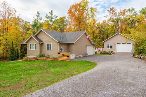 25 Av Lakeland, Buckhorn, ON, K0L1J0 | Card Image