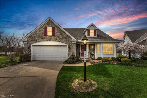 16090 Yarmouth Oval, Middleburg Heights, OH, 44130-2597 | Card Image