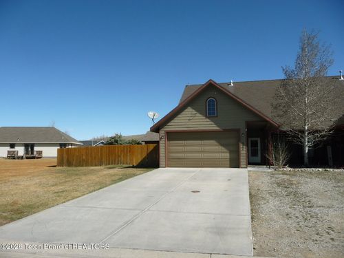 825 Austin Ln, Pinedale, WY, 82941-6721 | Card Image