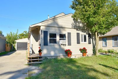 23811 Reynolds Avenue, Home with 3 bedrooms, 1 bathrooms and null parking in Hazel Park MI | Image 1