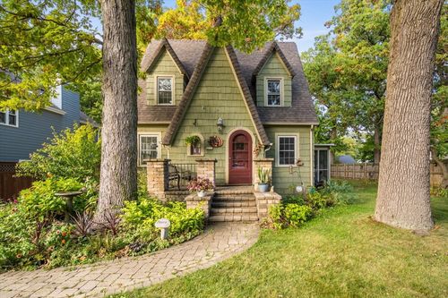 501 Dodson St, Geneva, IL, 60134-1510 | Card Image