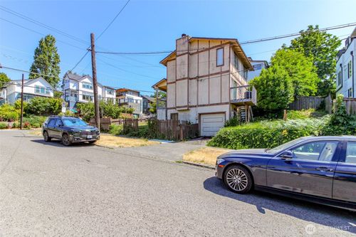 1601 E Alder St, Seattle, WA, 98122-5622 | Card Image