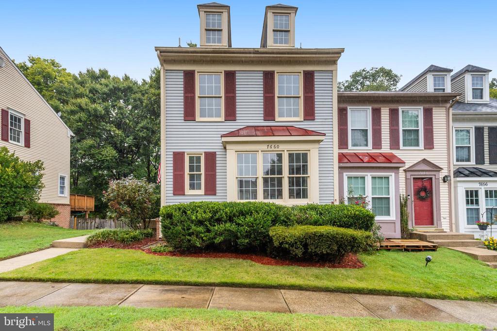 Northern Oaks Ct, Springfield, VA 22153