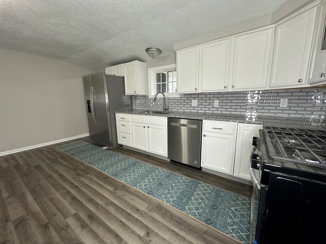 Kitchen | Image 11