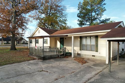 501 W Main St, Stigler, OK, 74462-2333 | Card Image