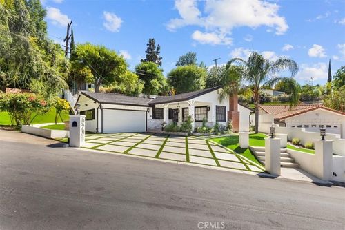 5201 Sale Ave, Woodland Hills, CA, 91364-1405 | Card Image