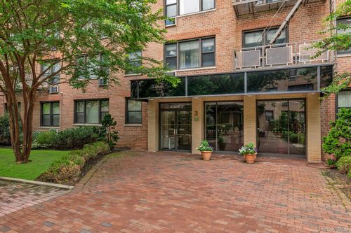5g-3 Birchwood Ct, Mineola, NY, 11501-4511 | Card Image