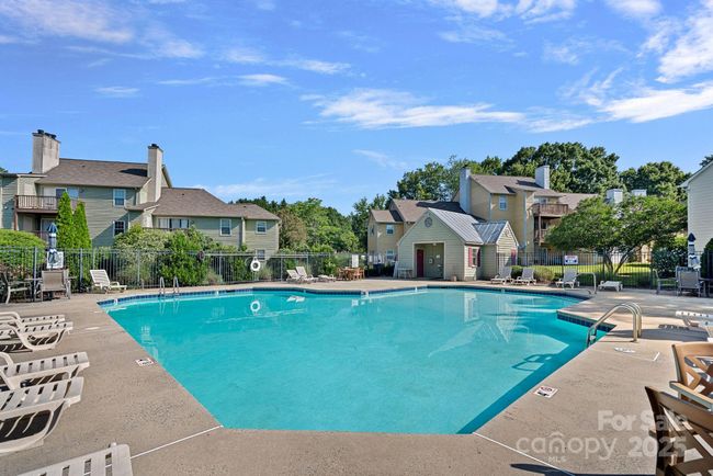 APT-5 - 3308 Selwyn Farms Ln, Condo with 2 bedrooms, 2 bathrooms and null parking in Charlotte NC | Image 11