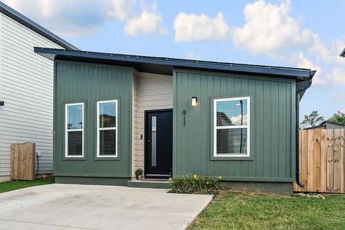 911 States Ave, Bentonville, AR, 72713 | Card Image