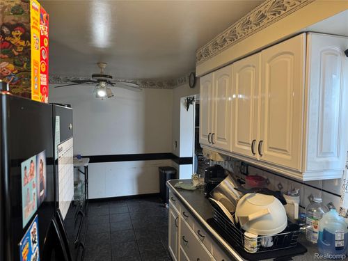 31263 Hayes Rd, Warren, MI, 48088-2021 | Card Image