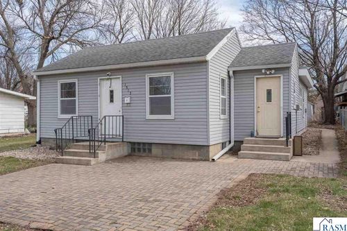1513 5th Ave, Mankato, MN, 56001-2922 | Card Image