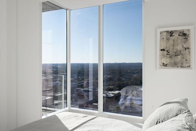 Bedroom with floor to ceiling windows | Image 10