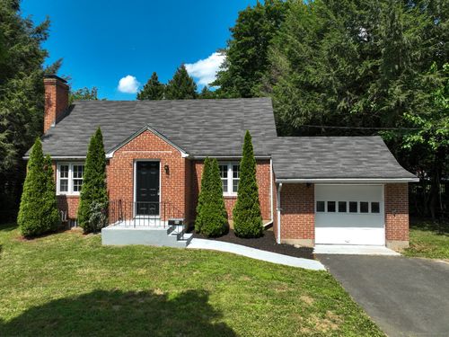 86 Gabb Rd, Bloomfield, CT, 06002-2307 | Card Image