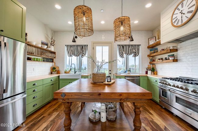 4611 S Cove Ln, Home with 3 bedrooms, 3 bathrooms and null parking in Daniel UT | Image 14