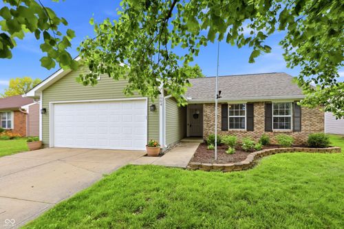 1004 Matterhorn Dr, Lebanon, IN, 46052-3119 | Card Image