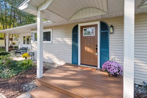 205 E Meadowbrook Dr, Midland, MI, 48642-3539 | Card Image