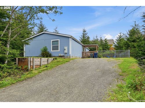 63403 Jerome Rd, Coos Bay, OR, 97420-7640 | Card Image