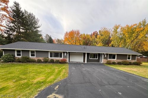 8794-8796 Evergreen Dr, Mentor, OH, 44060-6206 | Card Image