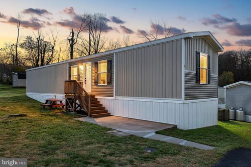 4 3rd St, YORK, PA, 17406-8507 | Card Image