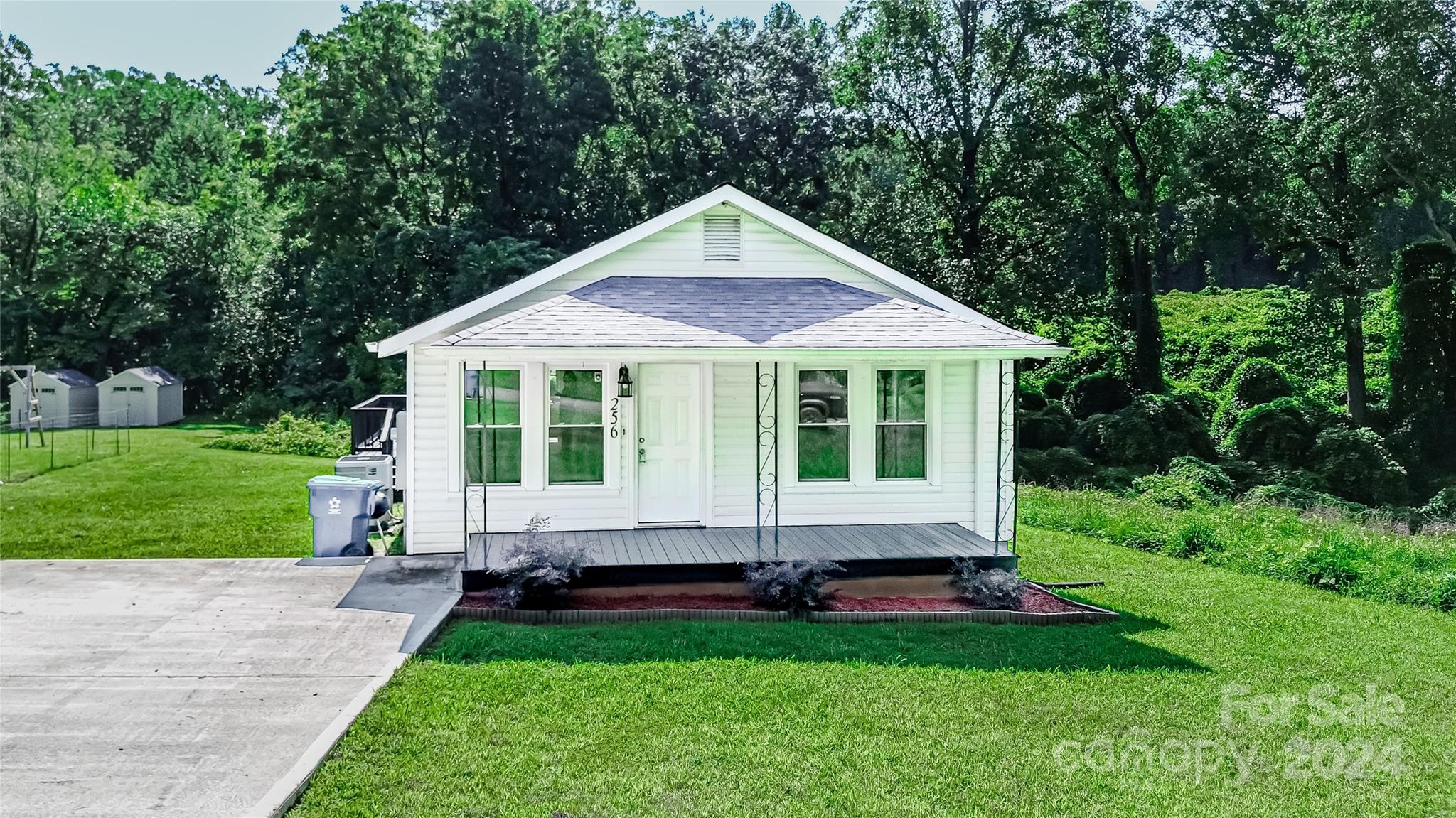 Broadway St, Forest City, NC 28043