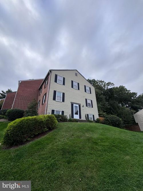 961 Holborn Ct, STERLING, VA, 20164-4806 | Card Image