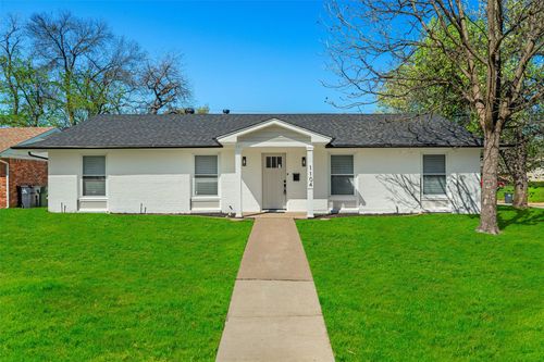 1104 Waggoner Dr, Arlington, TX, 76013-1466 | Card Image