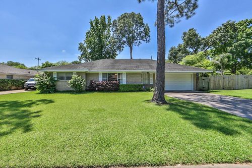 5511 Kinglet St, Houston, TX, 77096-5016 | Card Image