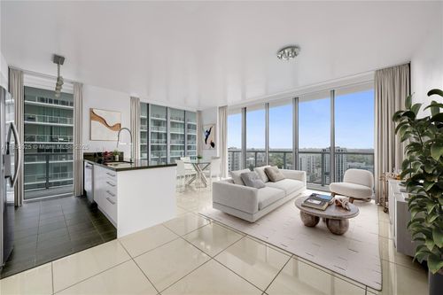2914-n-1111 Sw 1st Ave, Miami, FL, 33130-5401 | Card Image