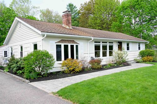 32 Mountainview Ter, Rye, NH, 03870-2310 | Card Image