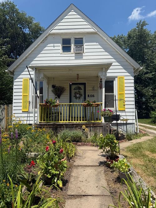 106 Poplar St, Normal, IL, 61761-1696 | Card Image
