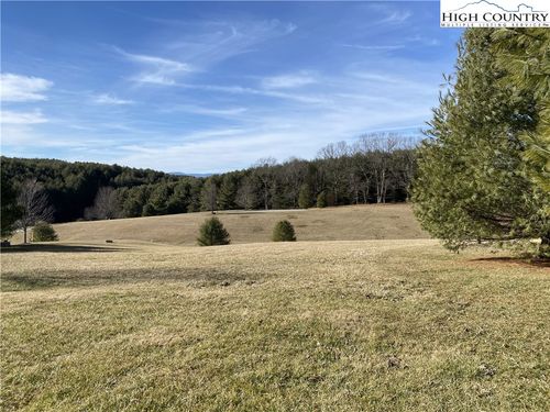 25 Bear Den Ln, Sparta, NC, 28675-8995 | Card Image