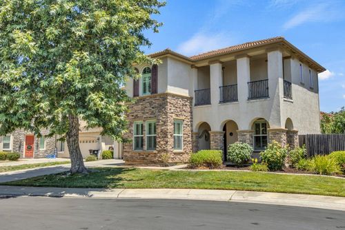 10145 Futuro Ct, Elk Grove, CA, 95757-3487 | Card Image