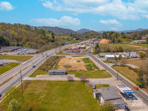 680 W Us Highway 19e Byp, Burnsville, NC, 28714-7152 | Card Image