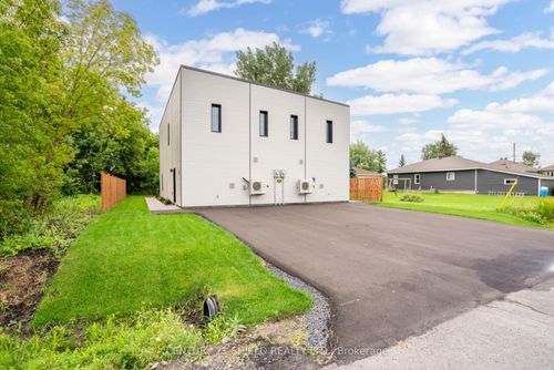 6645 Glen Walter Park Rd, Cornwall, ON, K6H5R5 | Card Image