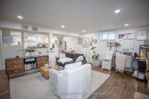 2-93 Peel St, Barrie, ON, L4M3L5 | Card Image