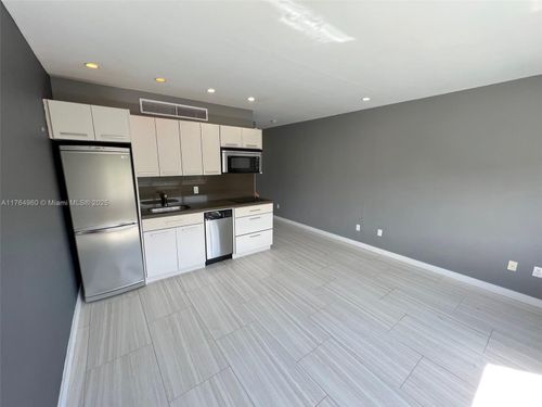 apt-27-641 Espanola Way, Miami Beach, FL, 33139-3959 | Card Image