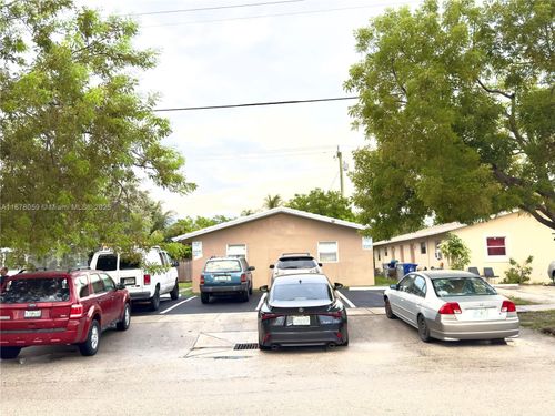 3830 Ne 15th Ave, Pompano Beach, FL, 33064-6156 | Card Image