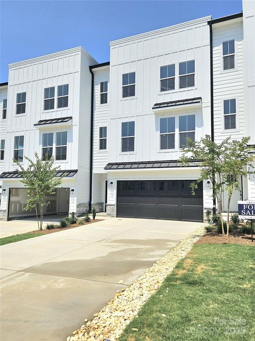 49-2137 Barrowcliffe Dr Nw, Concord, NC, 28027-3324 | Card Image