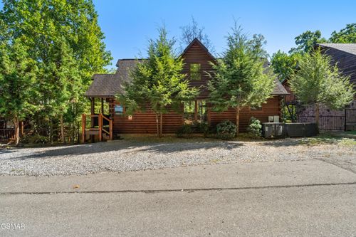1642 Kissing Way, Sevierville, TN, 37862 | Card Image