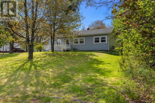 16 Oak Dr, Charlottetown, PE, C1A6T5 | Card Image