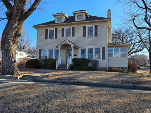 220 W WALNUT ST S Broadway, Herington, KS, 67449 | Card Image