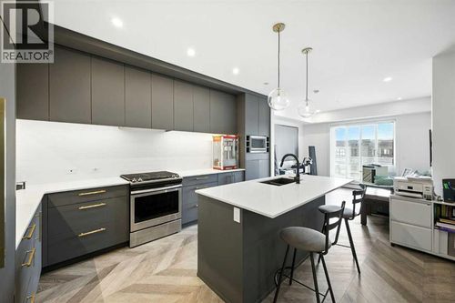 4275 Norford Ave Nw, Calgary, AB, T3B6M2 | Card Image