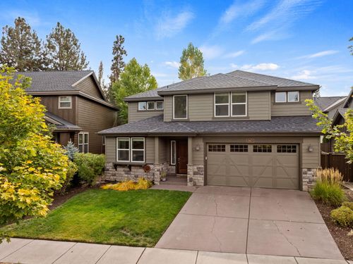 19671 Hollygrape St, Bend, OR, 97702-2692 | Card Image